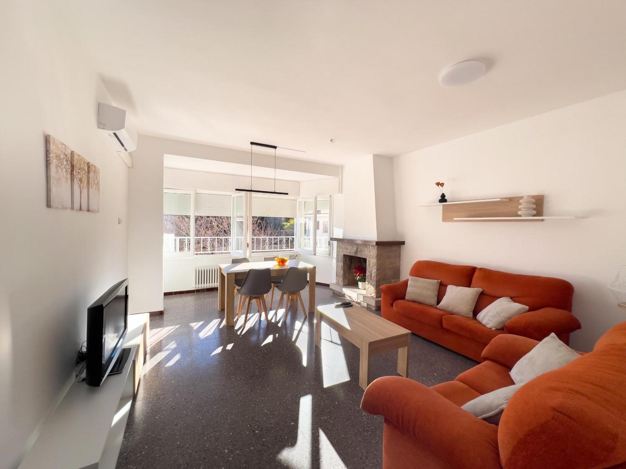 Caserna 13 - Luminoso Piso En Figueres Apartament